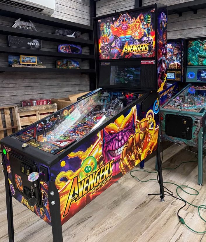 Avengers Premium Pinball Machine - Image 2